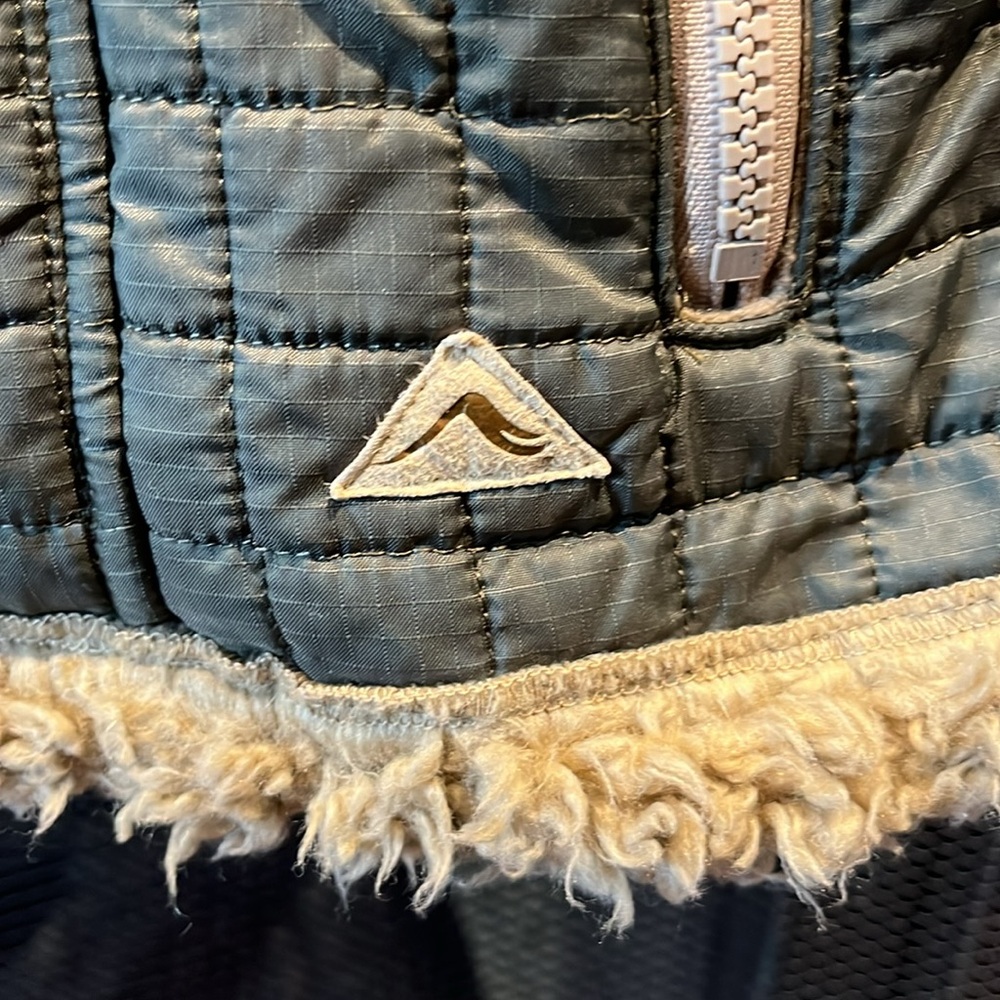 Tsunami Quilted army Green Vest with Sherpa Lining - Picture 3 of 7